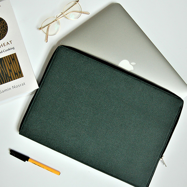 custodia per laptop in ecopelle vegana