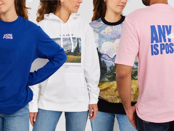 Camisetas y sudaderas al por mayor